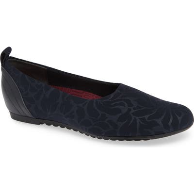 Munro Iriana Flat, Blue