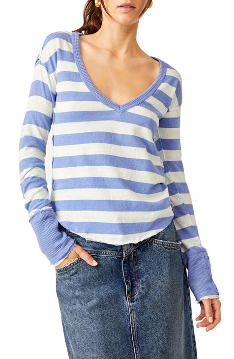 Lucky Brand Women's Long Sleeve V-Neck Cloud Jersey Top, Blue Animal Print,  X-Small : : Clothing, Shoes & Accessories