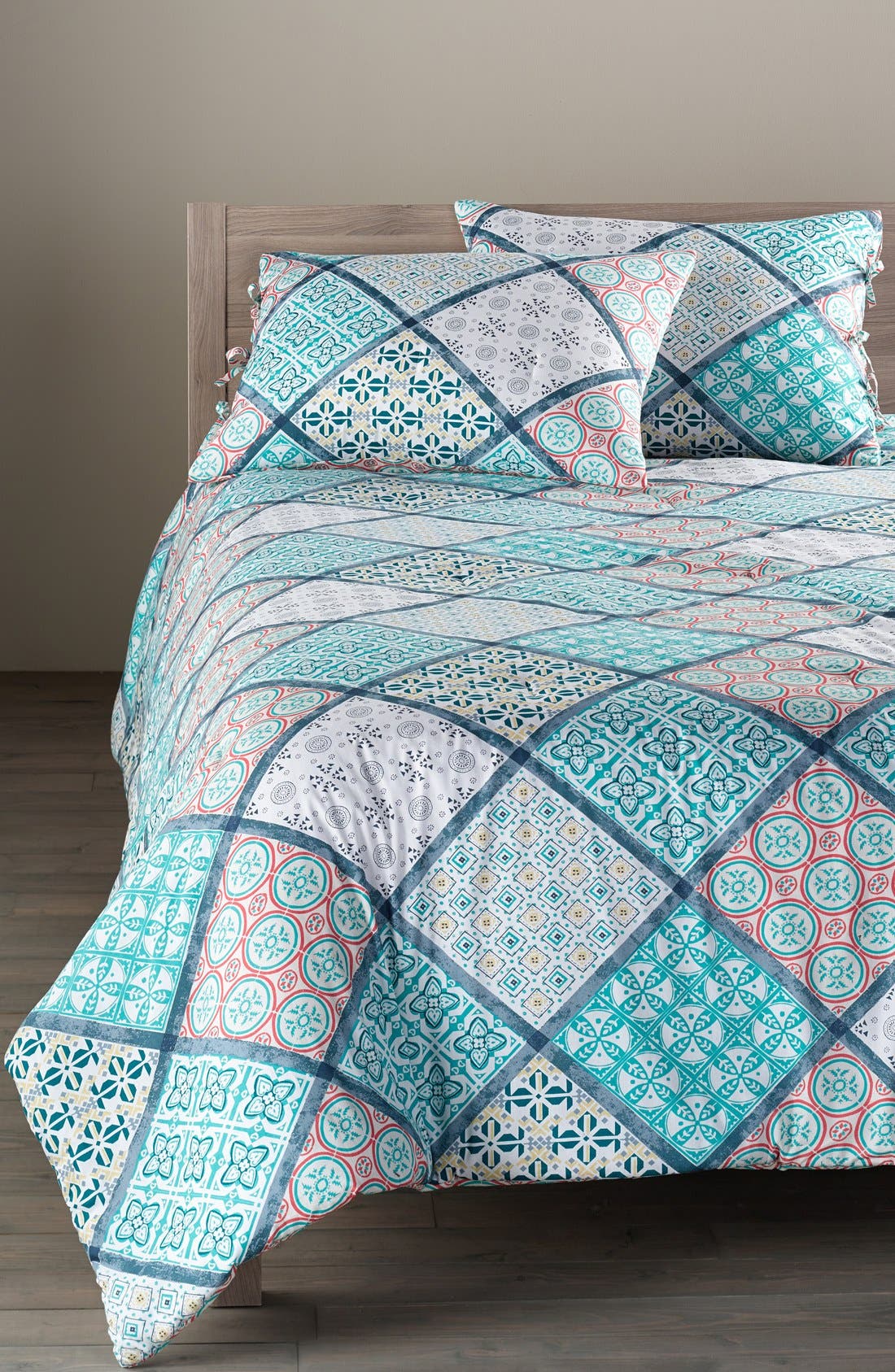 Nordstrom at Home 'Mediterranean Tiles' Comforter Nordstrom