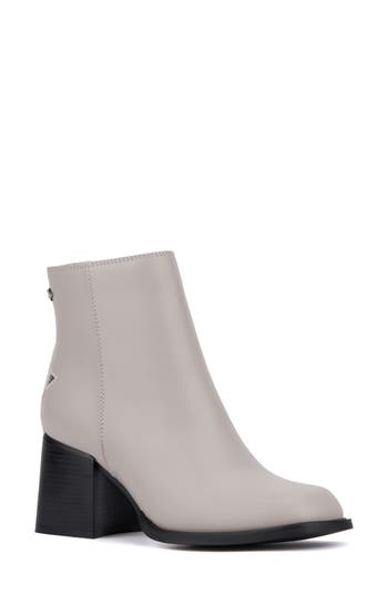 Olivia Miller Star Side Zip Boot In Grey