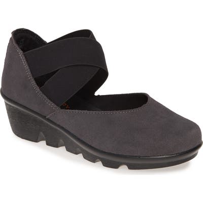 Bernie Mev. Beily Wedge Pump, Grey