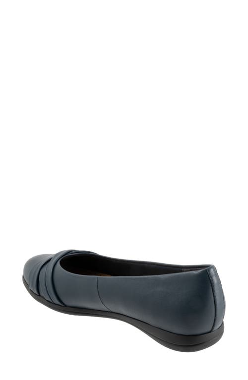 Trotters Daphne Flat In Navy
