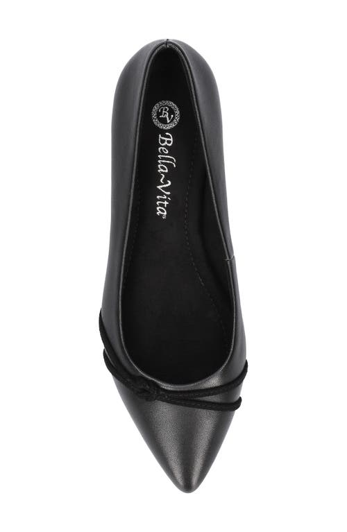 Bella Vita Rhea Womens Solid Faux Leather Flat Shoes In Black Leather