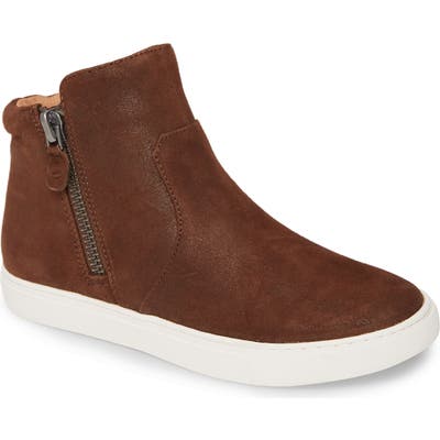 Gentle Souls By Kenneth Cole Carter Bootie- Brown
