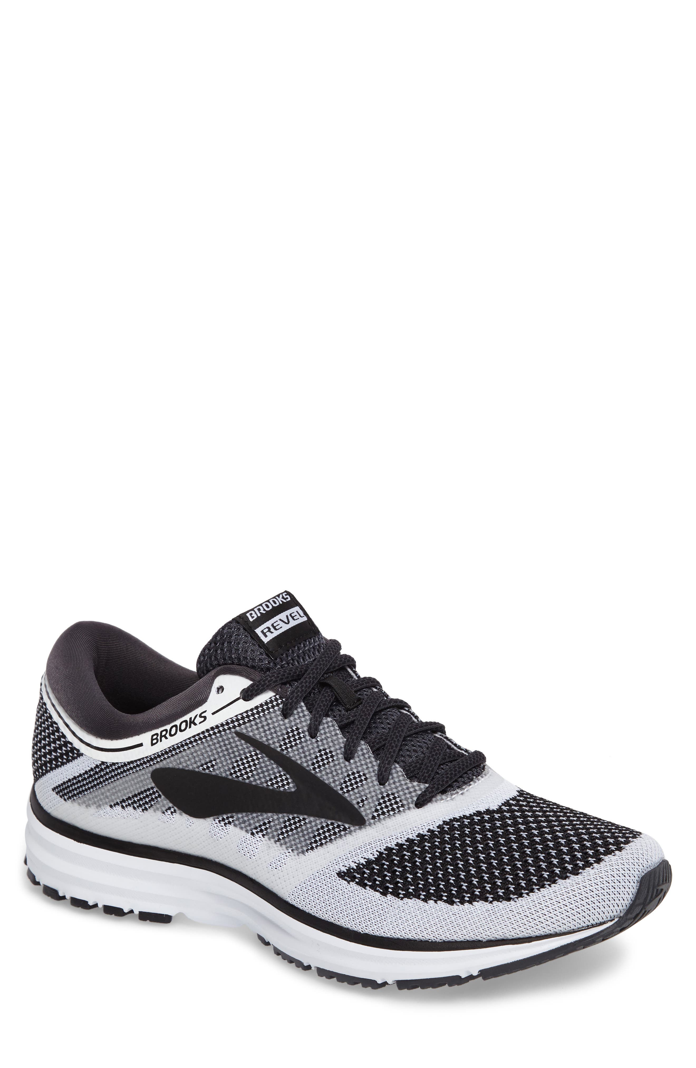 brooks revel black and white