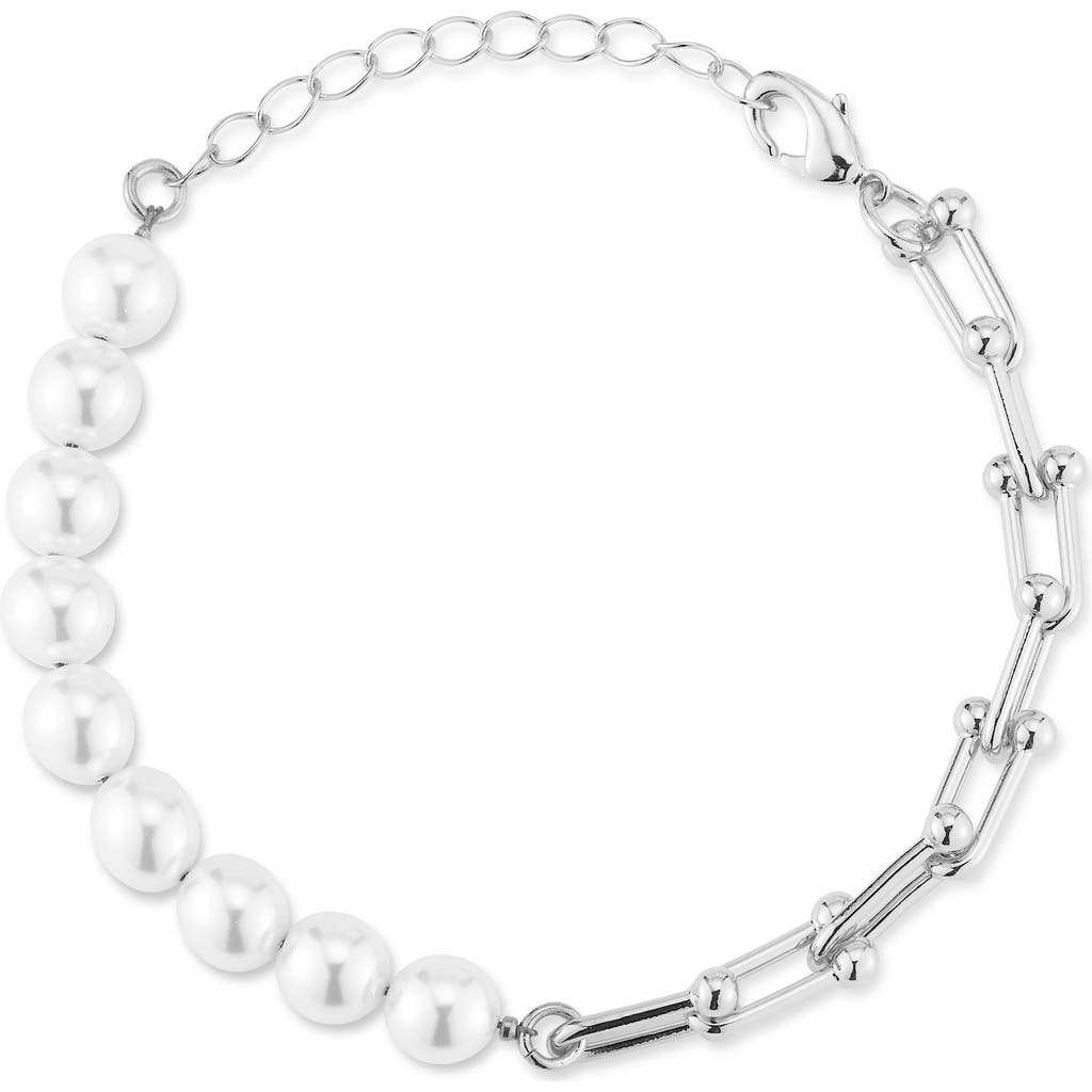 Chloe & Madison Chloe And Madison 8mm Cultured Pearl & Stirrup Link Bracelet In Silver