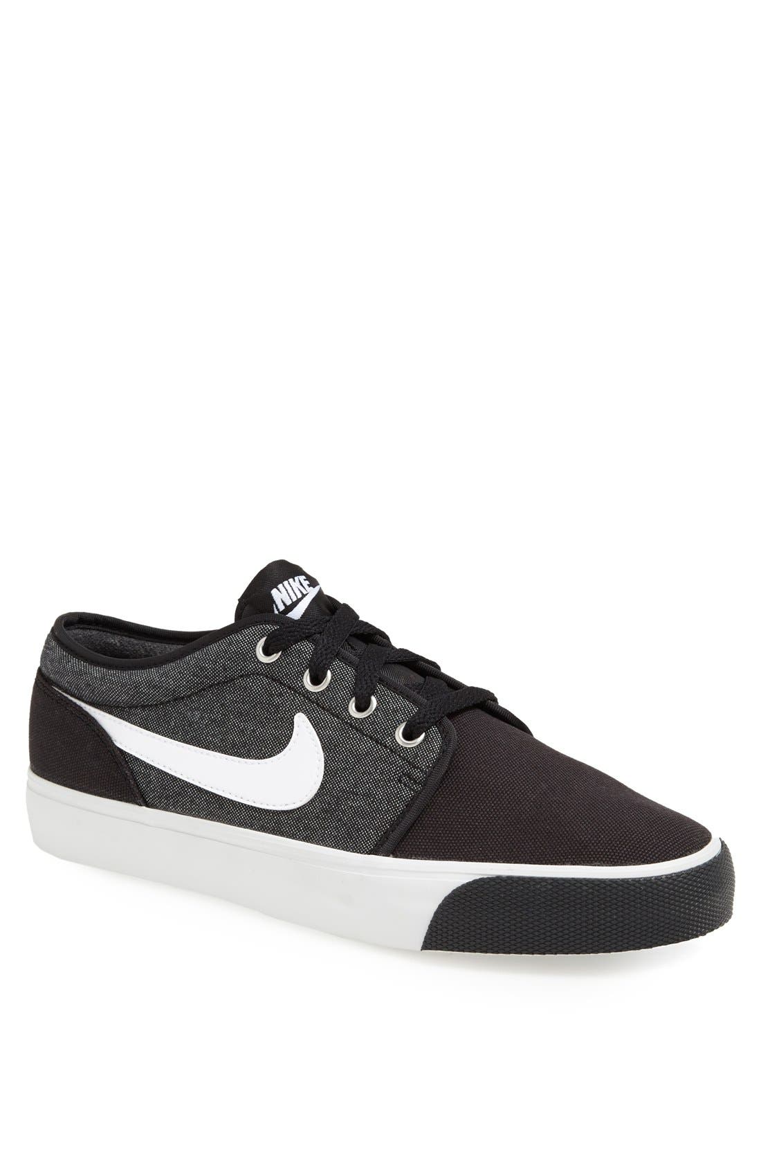 nike toki low womens