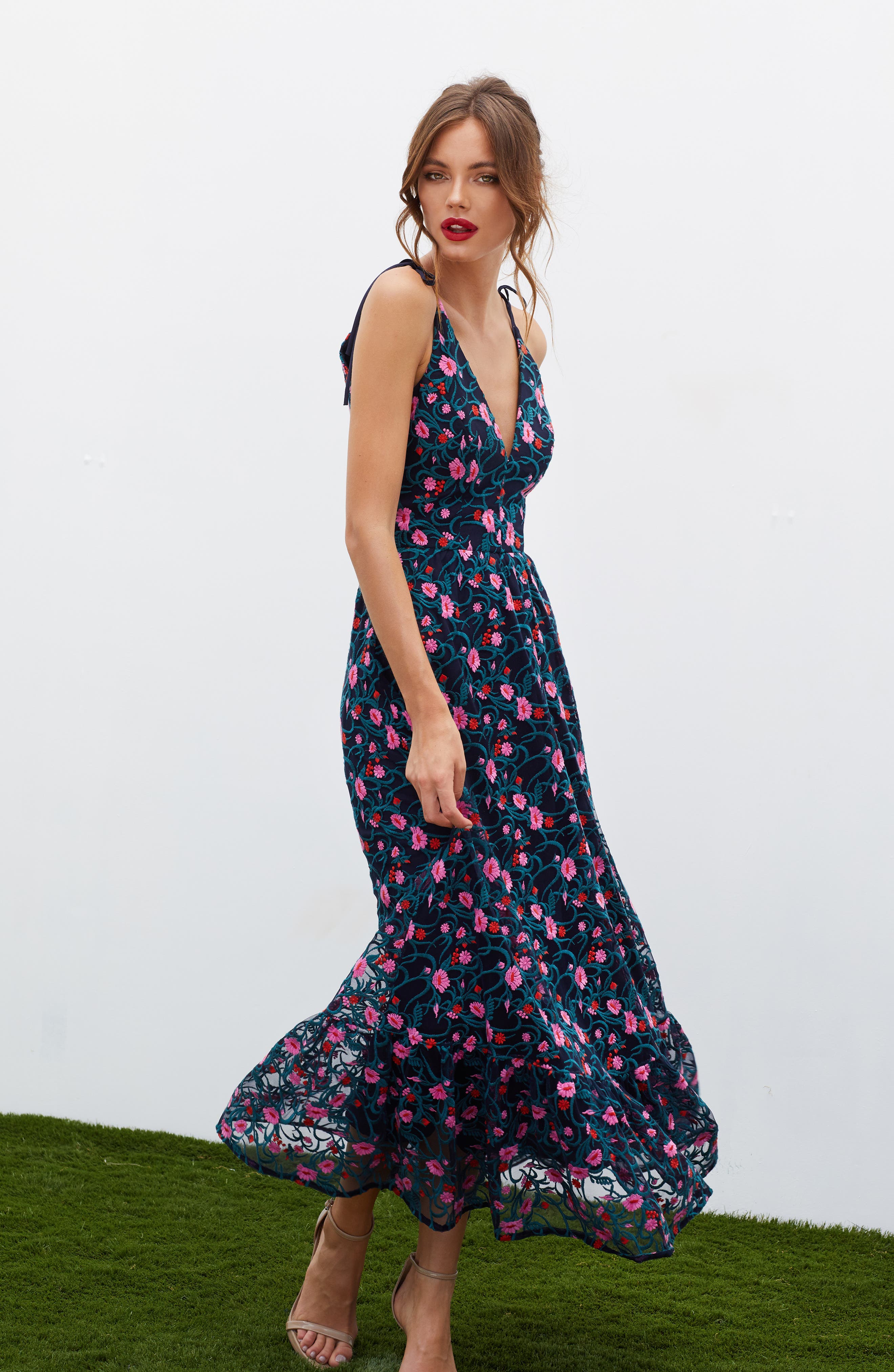 dress the population uma floral