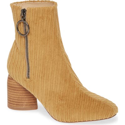 Sbicca Truro Bootie, Beige