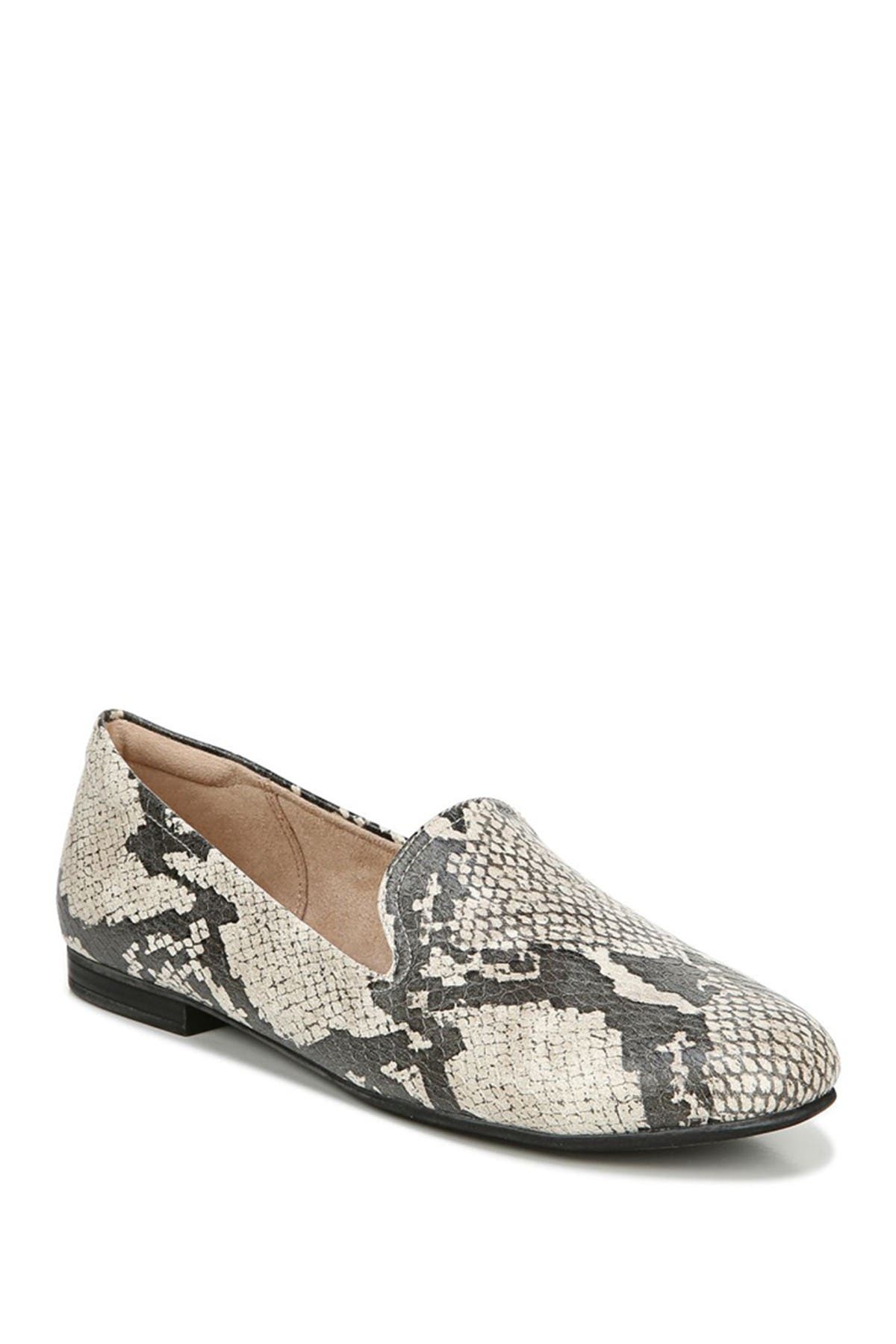 naturalizer alexis loafer