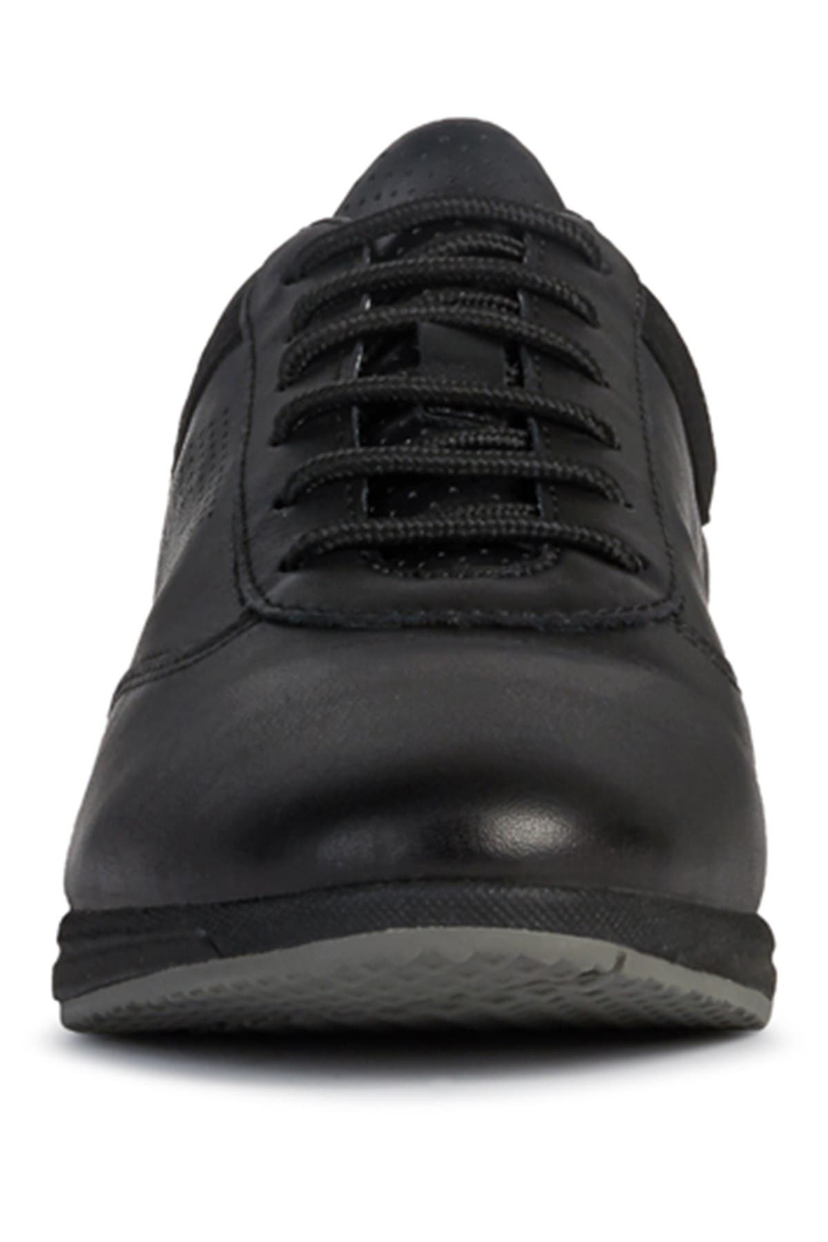 Geox Wavery Leather Sneaker In Black