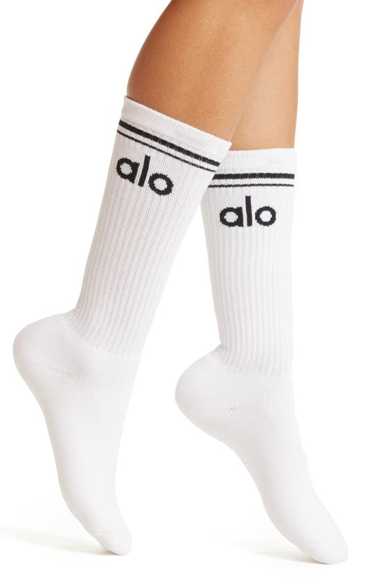 Alo Yoga Unisex Throwback Socks In White/black
