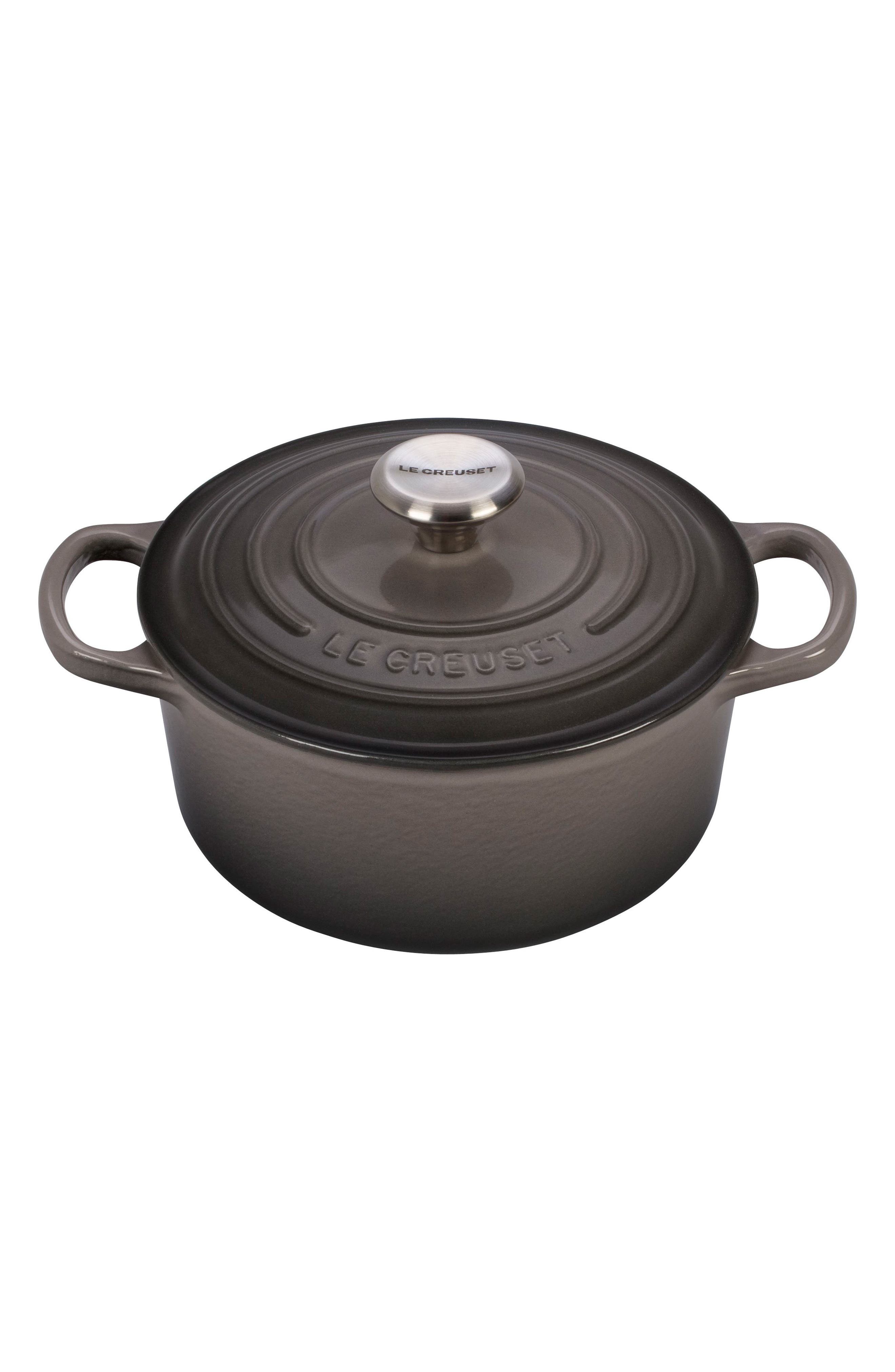 Le Creuset Signature 2Quart Oval Enamel Cast Iron French/Dutch Oven