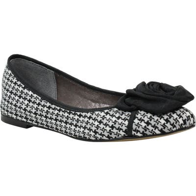 J. Renee Baylynn Skimmer Flat B - Black