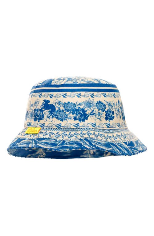 Sibly Wats Reversible Bucket Hat in Blue/Off White