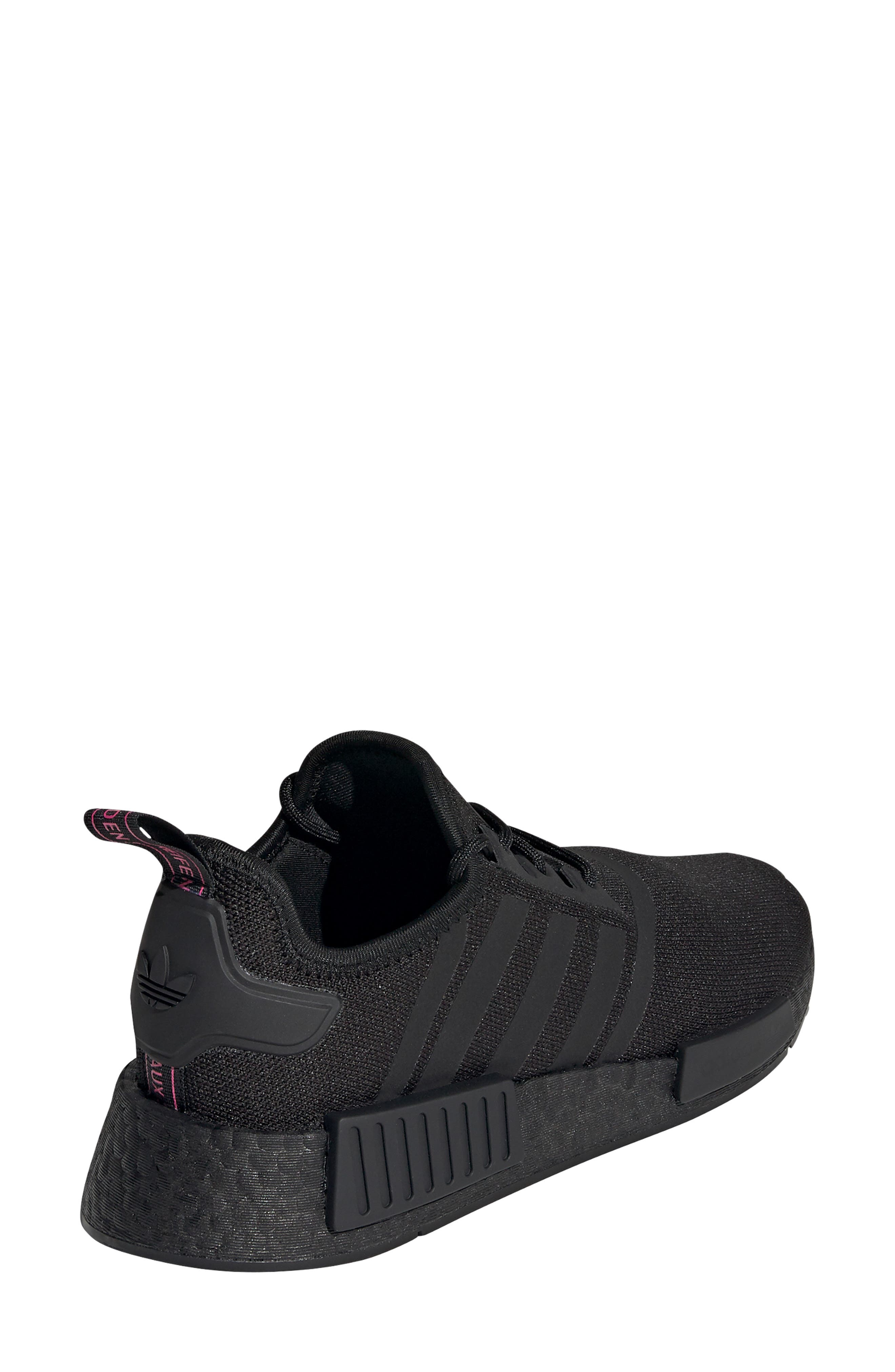 adidas nmd r1 black on black