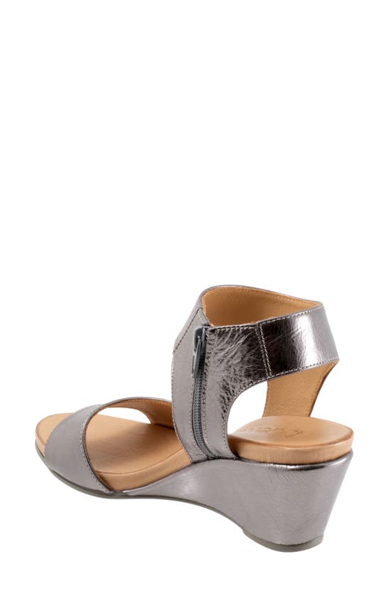 Bueno Ida Ankle Strap Wedge Sandal In Pewter Metallic