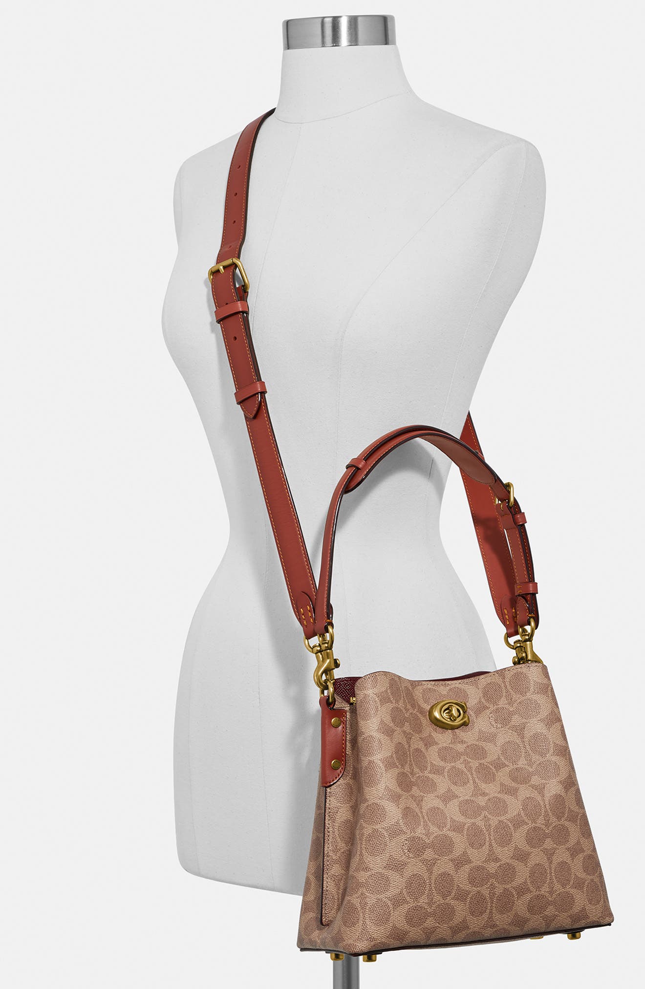 coach willow bucket bag in signature canvas