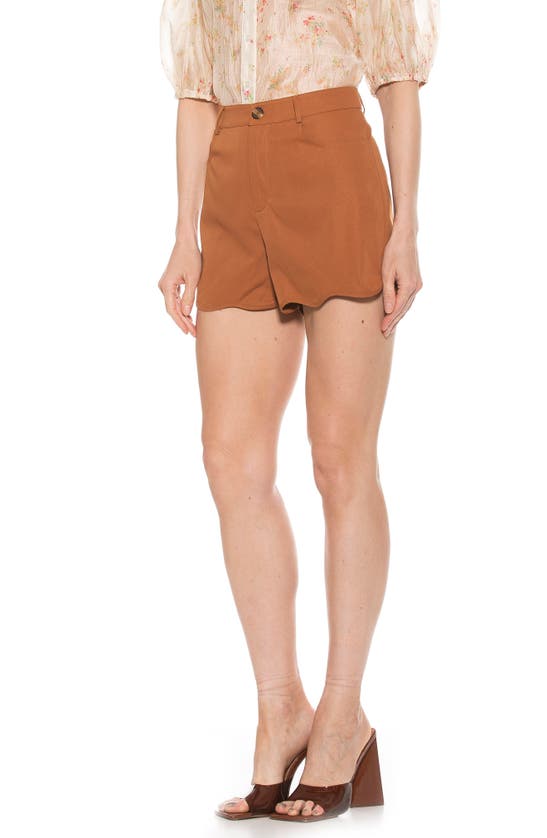 Alexia Admor Alice Scalloped Shorts In Camel