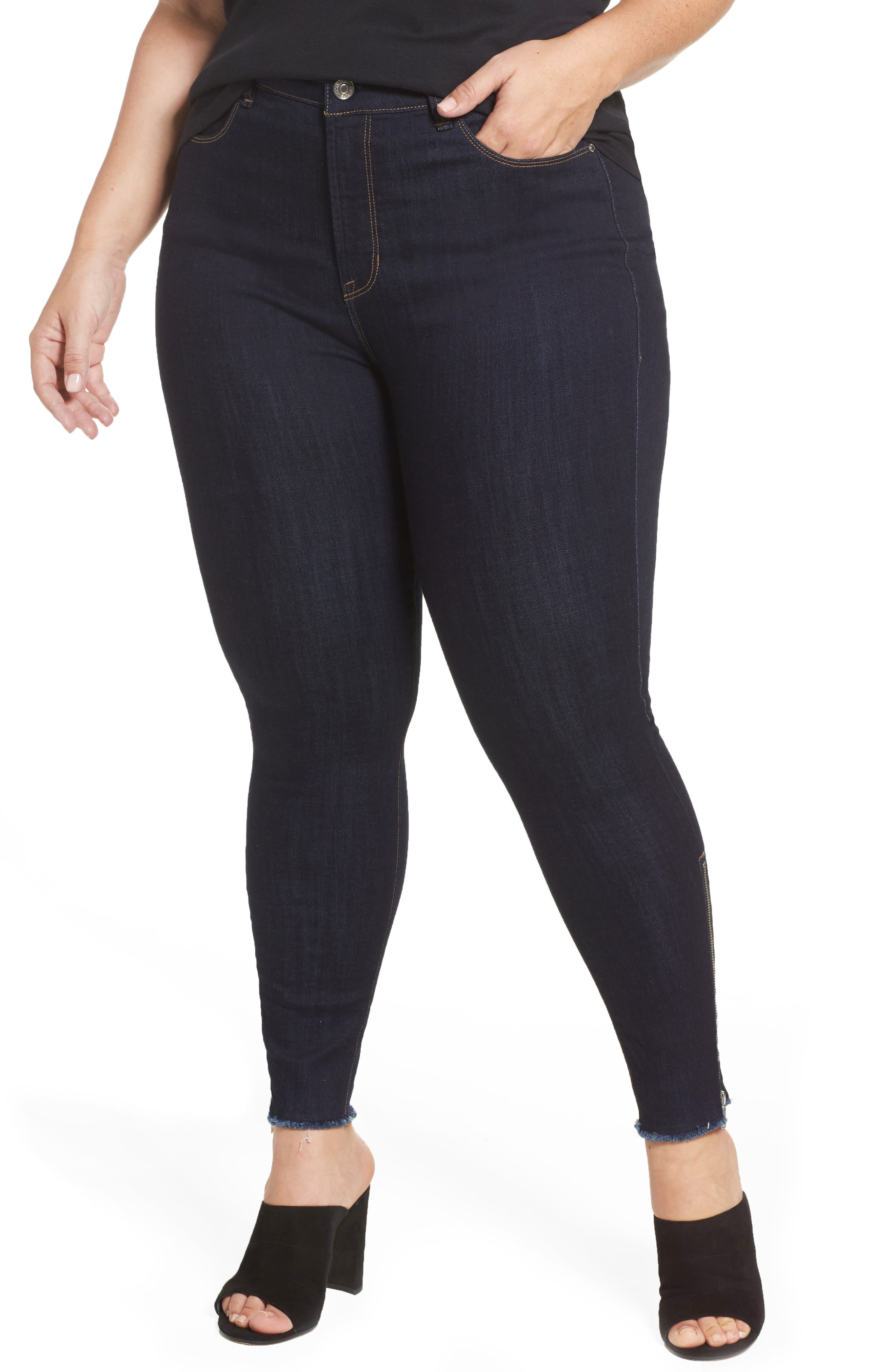 rebel wilson skinny jeans