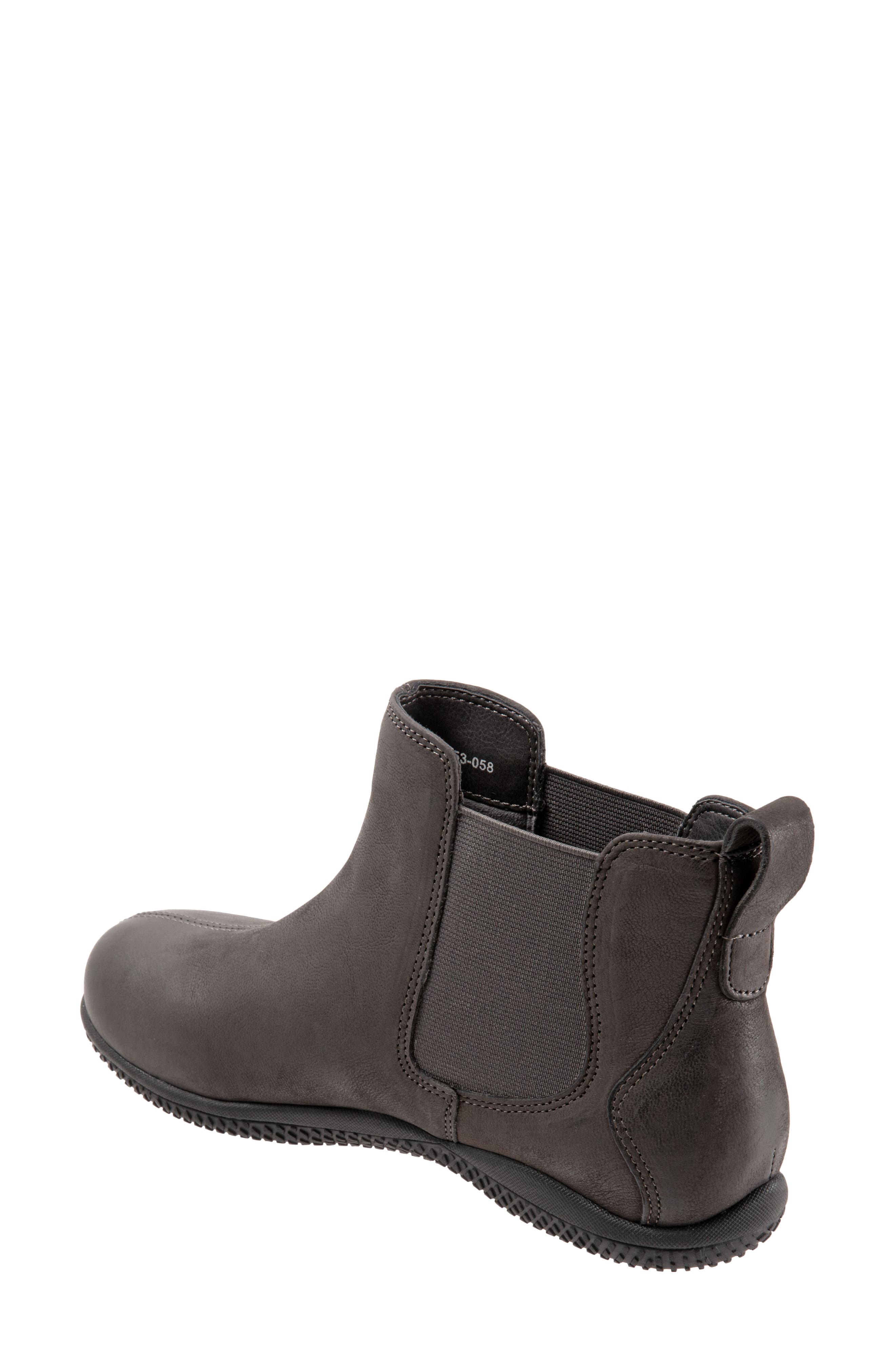 SoftWalk® Highland Chelsea Boot Nordstrom