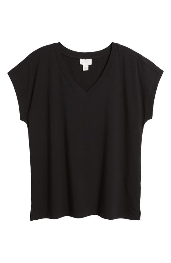 Shop Caslon Extended V-neck T-shirt In Black