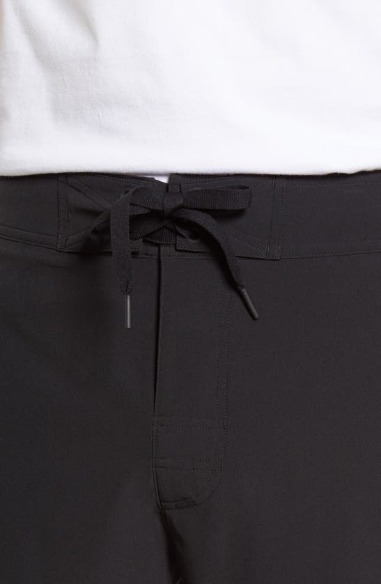 ALO YOGA PLOW BOARD SHORTS