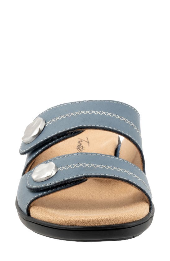 Trotters Ruthie Stitch Slide Sandal In Dusty Blue