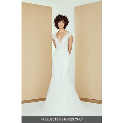 Nouvelle Amsale Alastair Lace Applique Trumpet Wedding Dress, Size IN STORE ONLY - Ivory