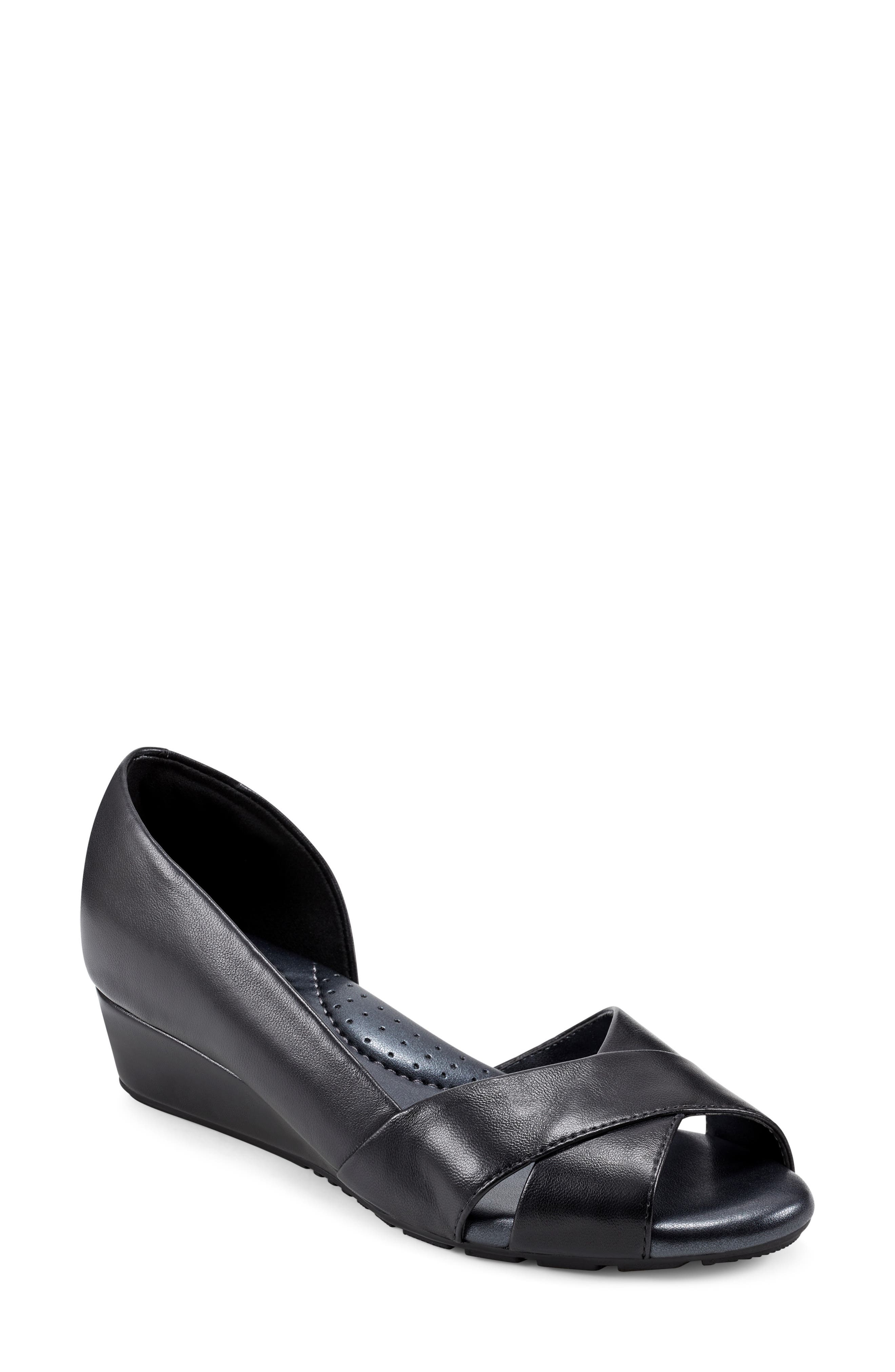 bandolino peep toe heels