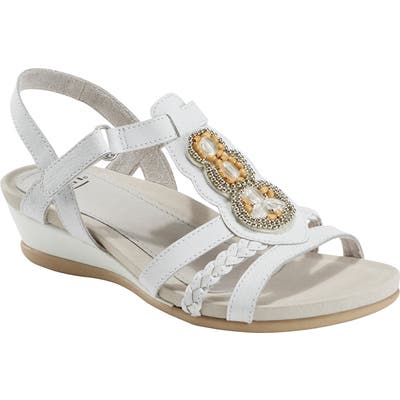 Earth Falmout Sandal- White