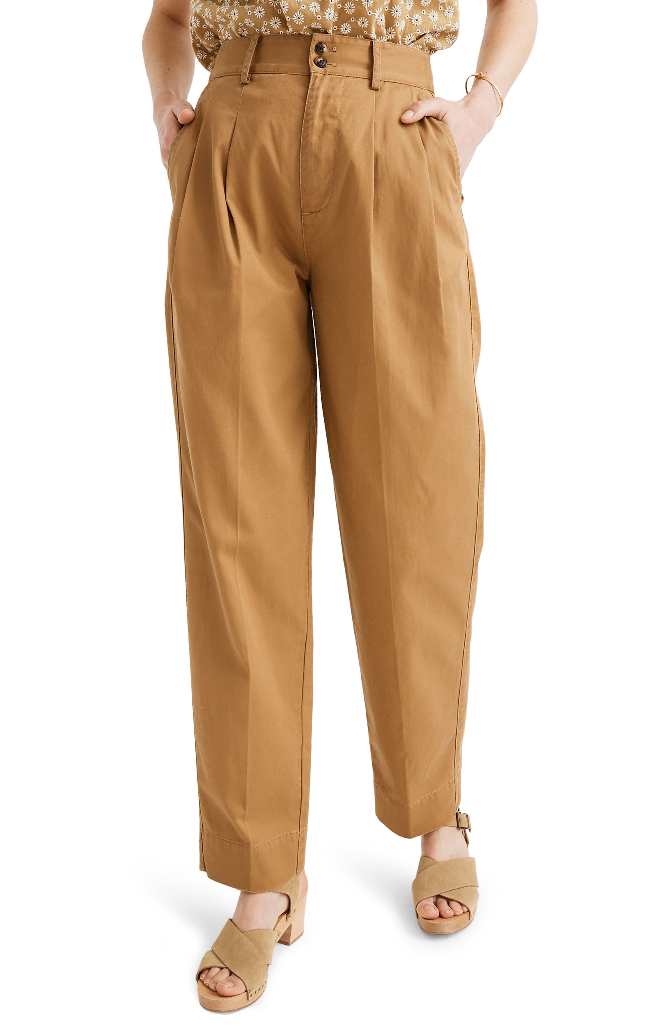 wide leg pants with pleats