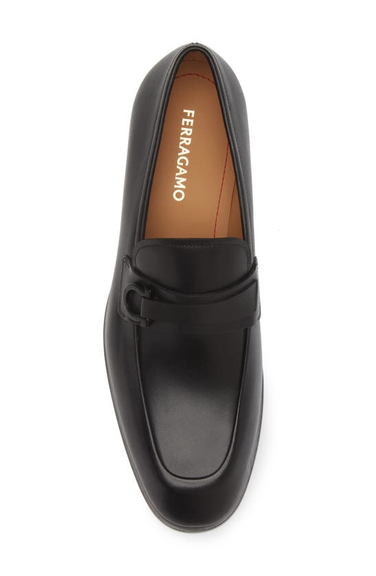 Ferragamo Florio Loafer In Nero New Biscotto