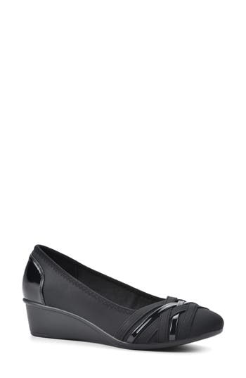 Cliffs By White Mountain Bowie Wedge Pump In Black/nylon