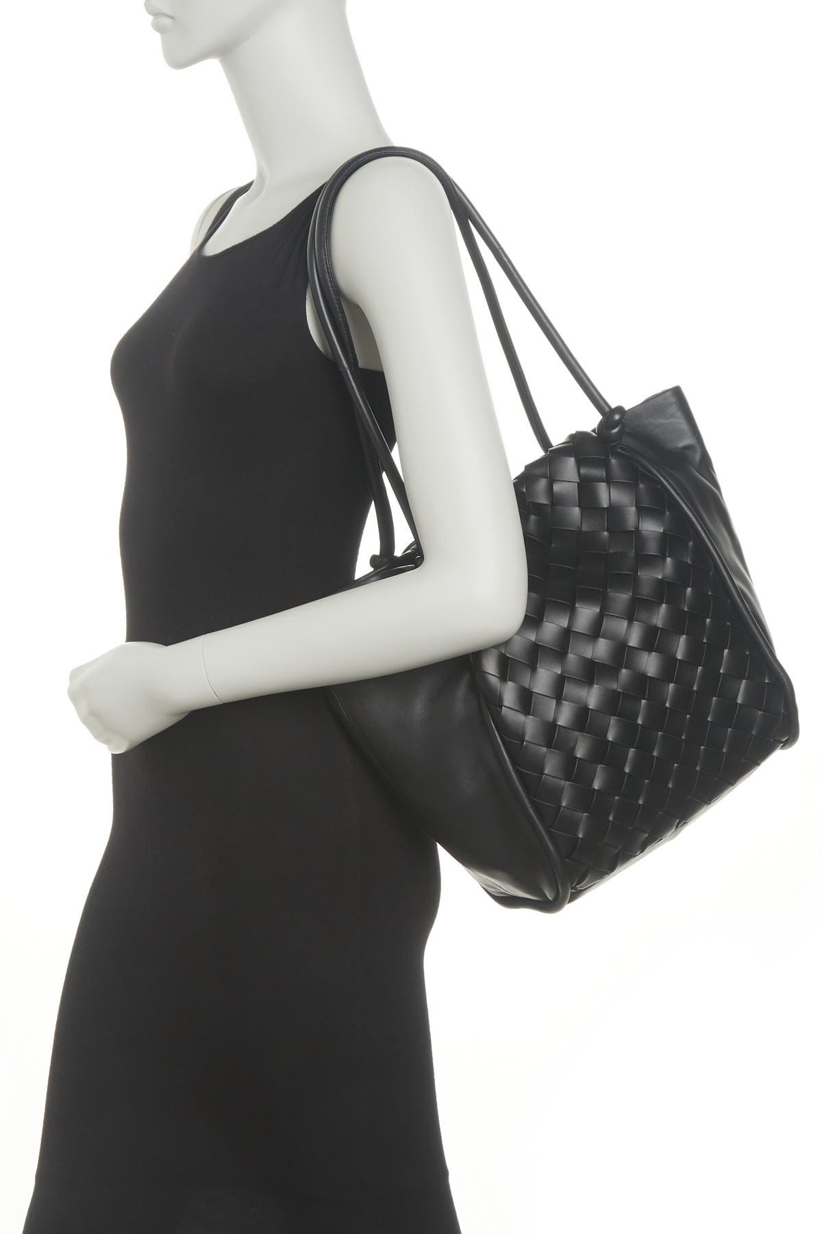 Vince Camuto Jude Leather Tote In Noir 01