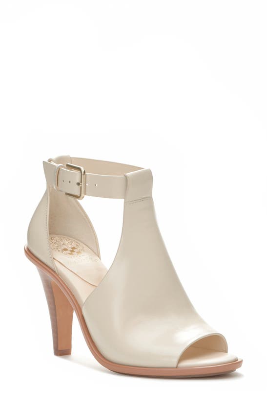 Vince Camuto Frasper Sandal In Warm Vanilla