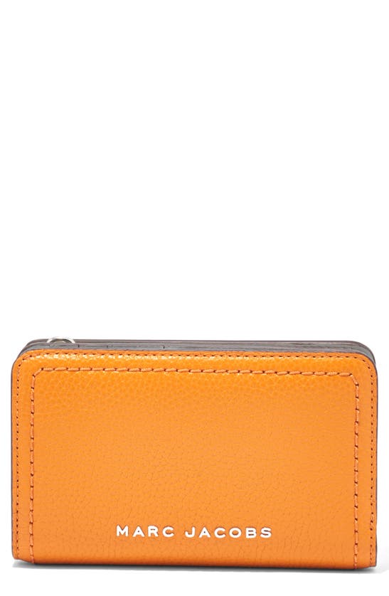 Marc Jacobs Topstitched Compact Zip Wallet in Green