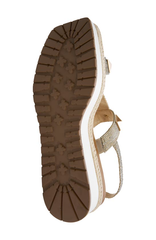 Vaneli Edrys Platform Sandal In Camel