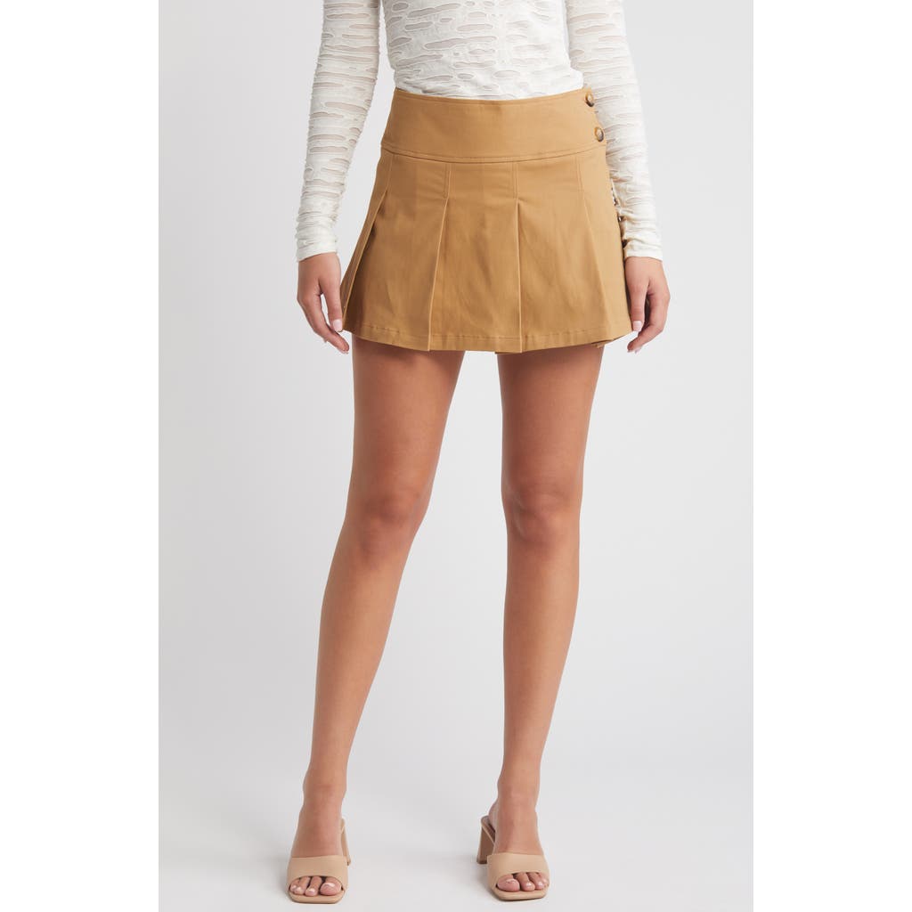 Something New Natalie Pleated Miniskirt In Iced Coffee