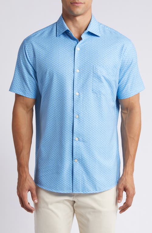 Clamming Shell Print Short Sleeve Performance Button-Up Shirt in Mint Blue