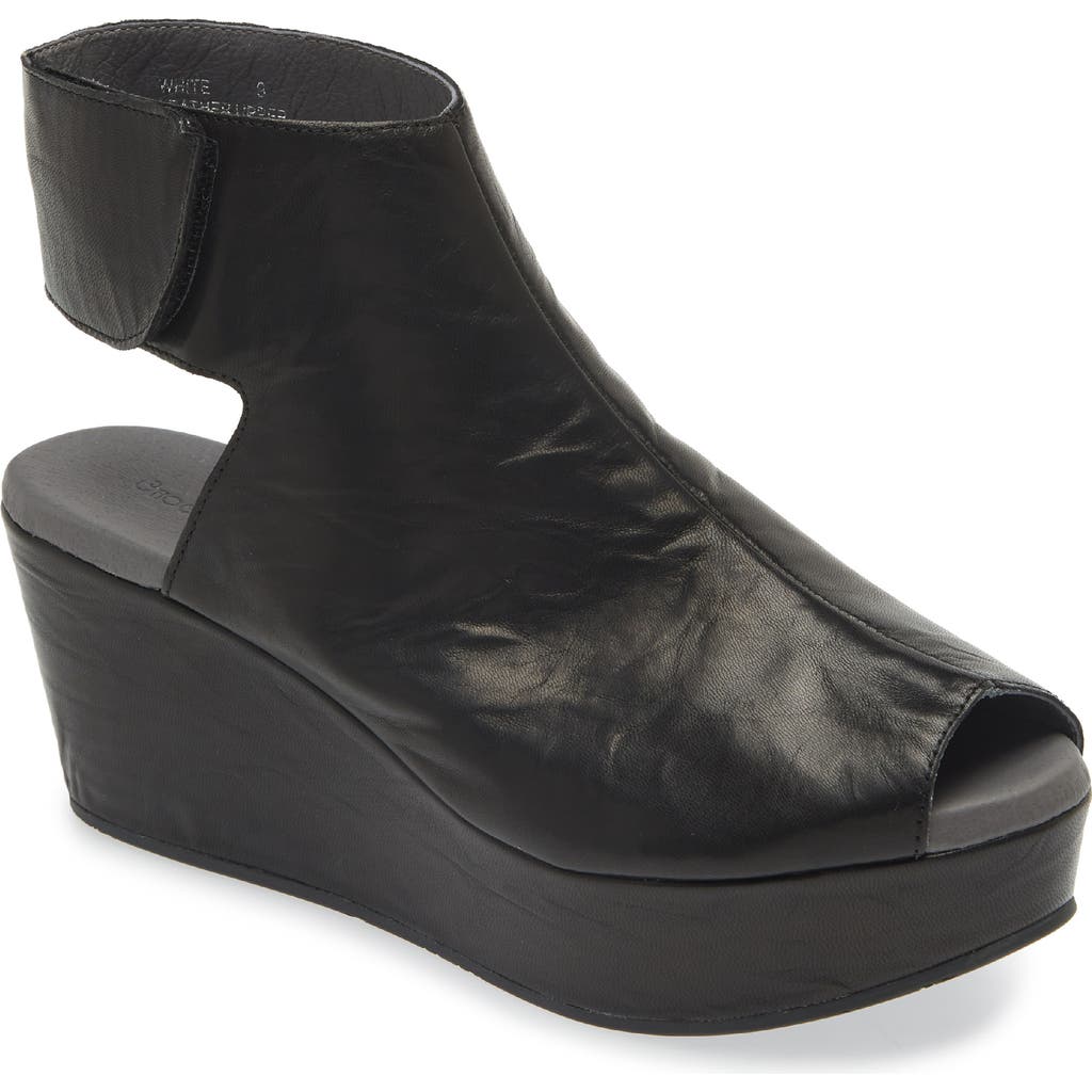 Chocolat Blu Gabby Block Heel Sandal In Black Leather