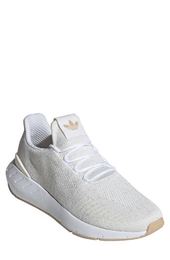 Adidas Originals Adidas Swift Run 22 Decon Sneaker In Ftwr White/cream White/beige