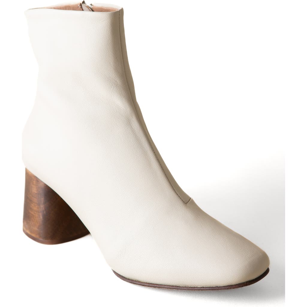 Huma Blanco Harlow Boot In Bone