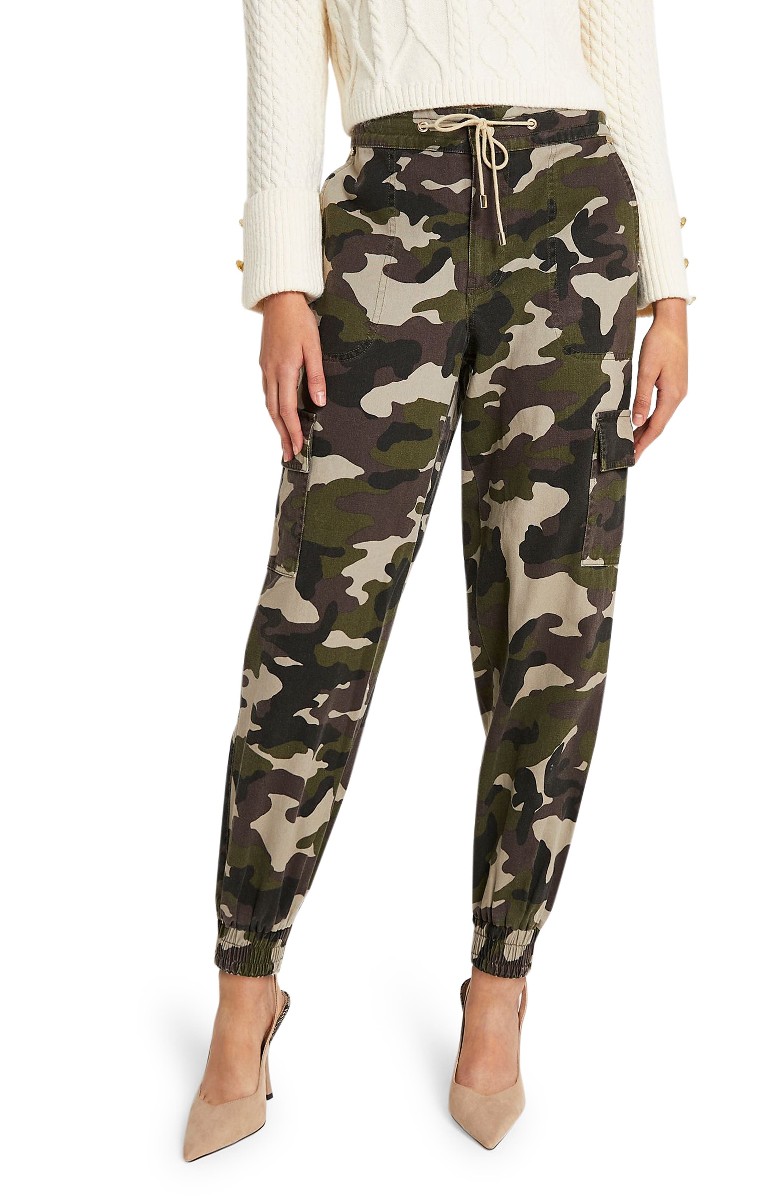 camo pants women outfit