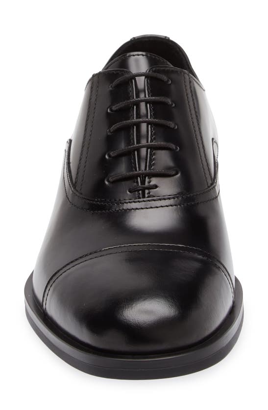 Stuart Weitzman Club Classic Cap Toe Oxford In Black