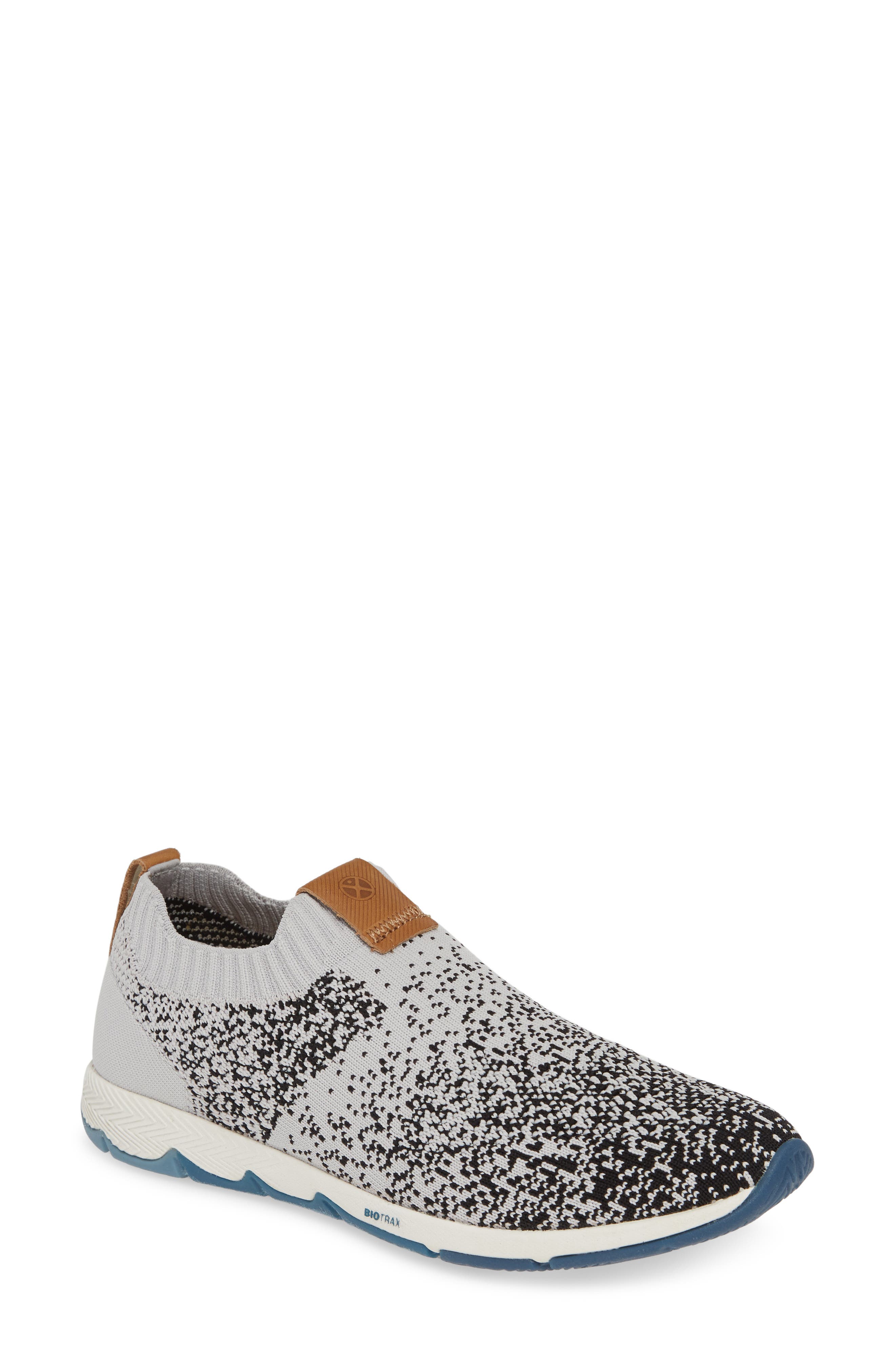 hush puppies knit shoes