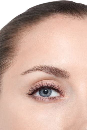 Makeup Detail Alert: See Two Mascara Formulas on Kristen Stewart's