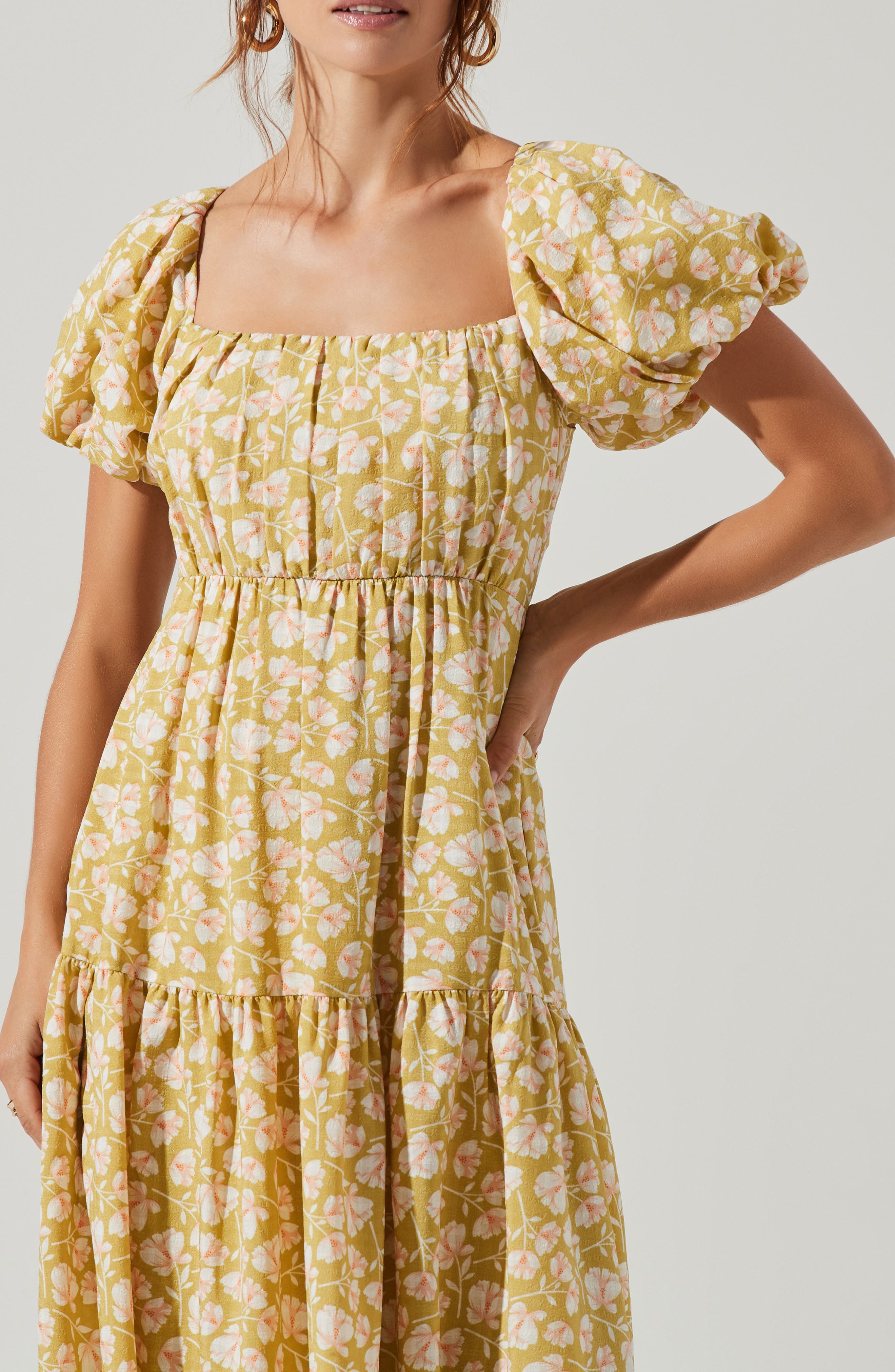 ASTR the Label Puff Sleeve Floral 