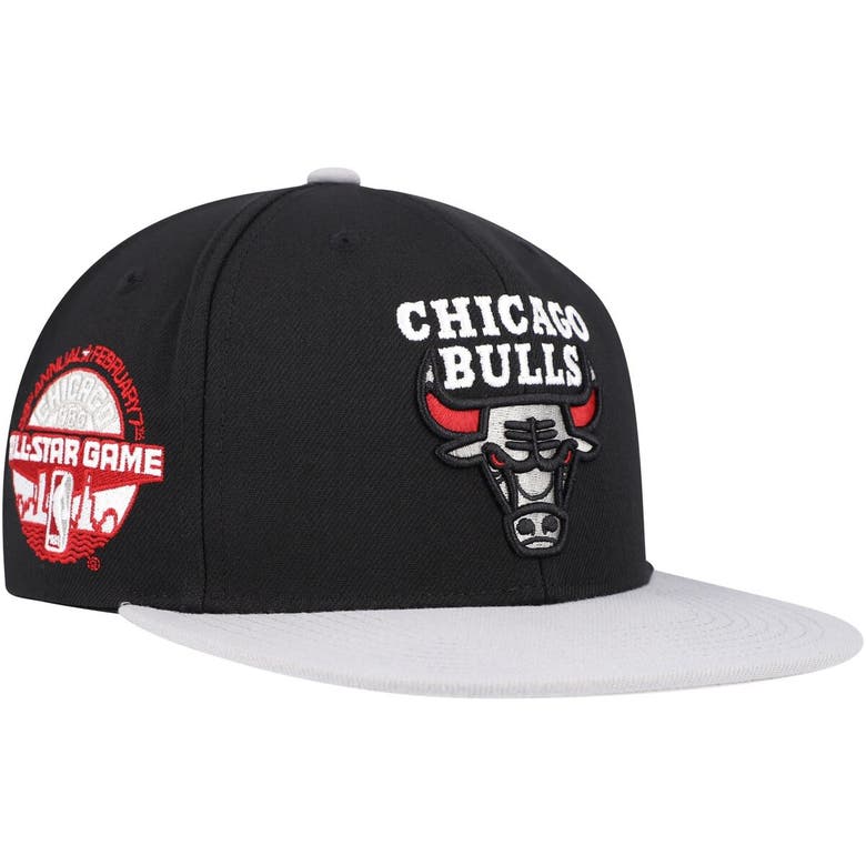 Shop Mitchell & Ness Black/gray Chicago Bulls Core Snapback Hat