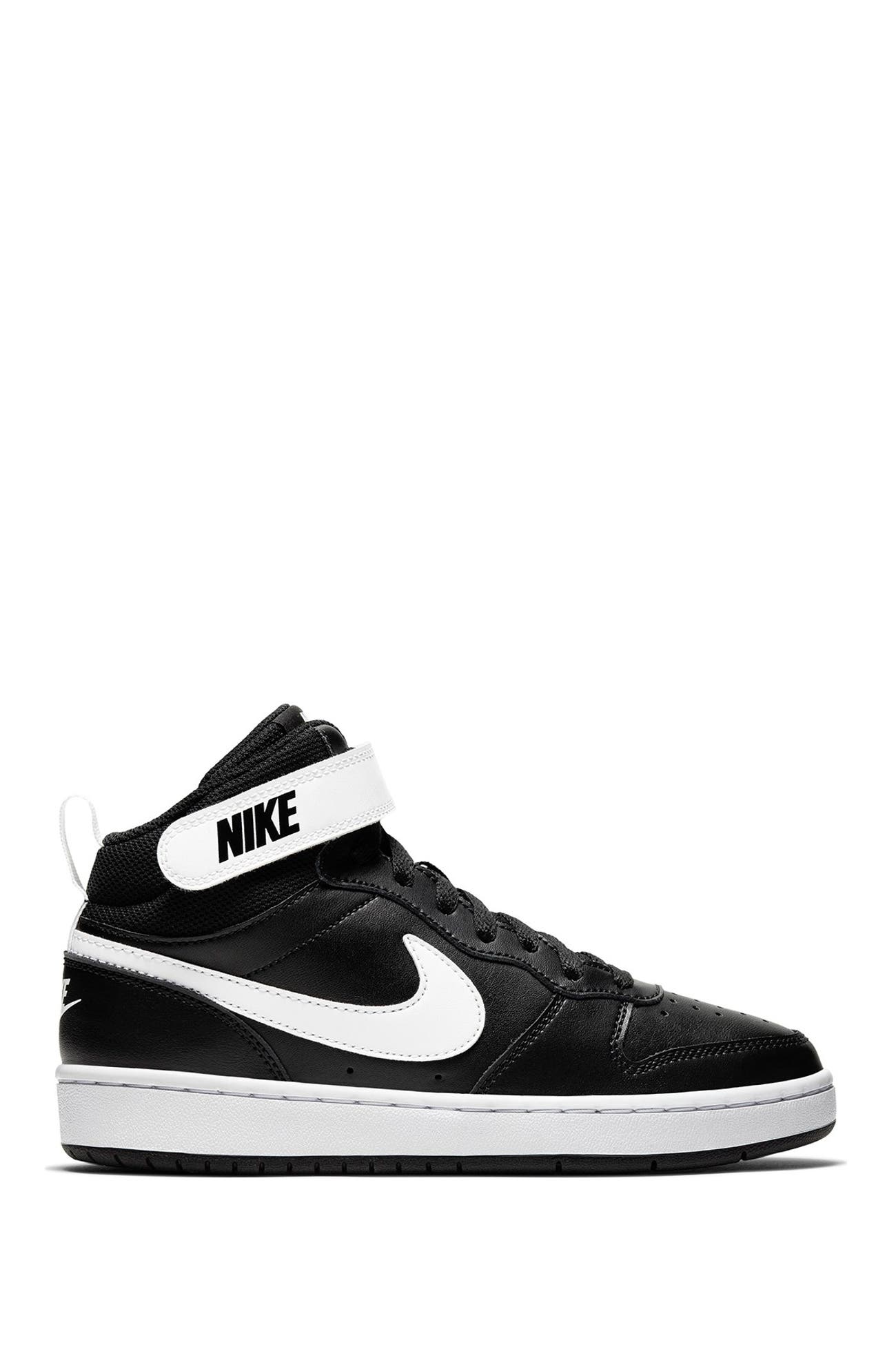 nike mid high basketball shoes